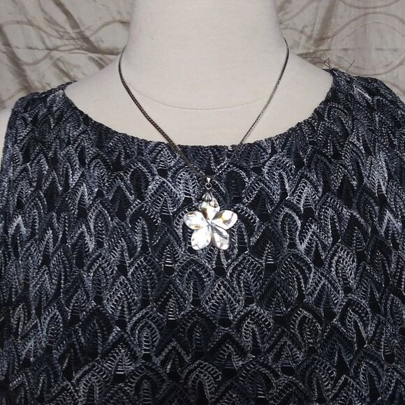 Vintage Top Women's IZ Byer Sleeveless Metallic Scale Print Gray Silver Black M - Picture 2 of 11